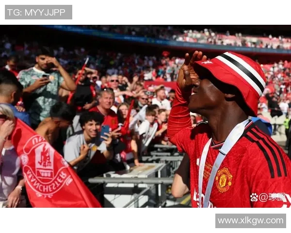 足球明星纳兰德的精彩瞬间与赛场风采全景展示